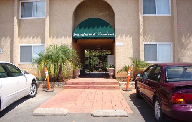 2 beds, 1 bath, 832 sqft, $1,975, Unit 105