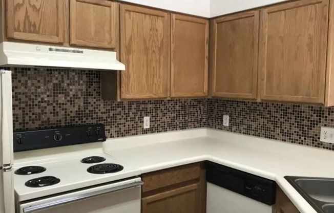 Cuestas Apartment Homes Las Cruces, NM Kitchen 2