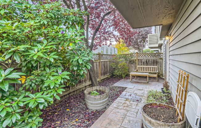 3 beds, 2.5 baths, $3,595, Unit # #A