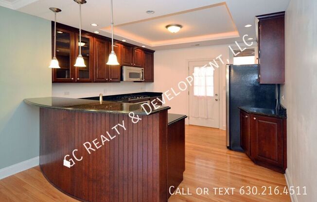 1108 W PRATT BLVD
