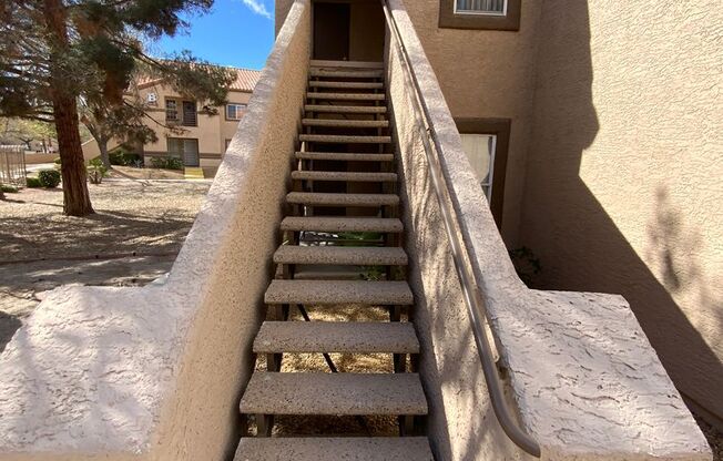 BEAUTIFUL CORNER UNIT CONDO!