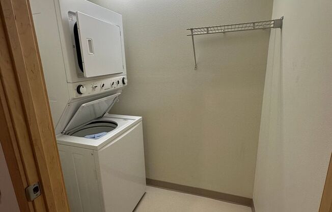 1 bed, 1 bath, 600 sqft, $950, Unit 213