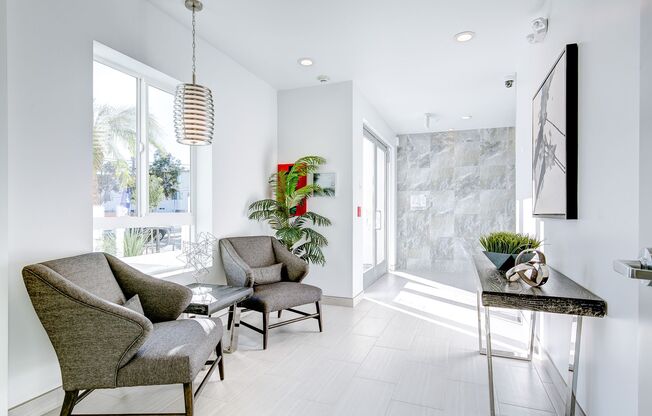 MODERNO North Hollywood