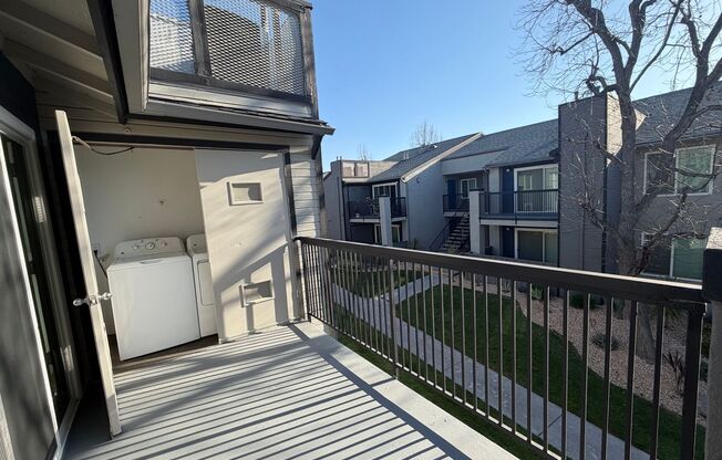 2 beds, 2 baths, 980 sqft, $2,650, Unit D207