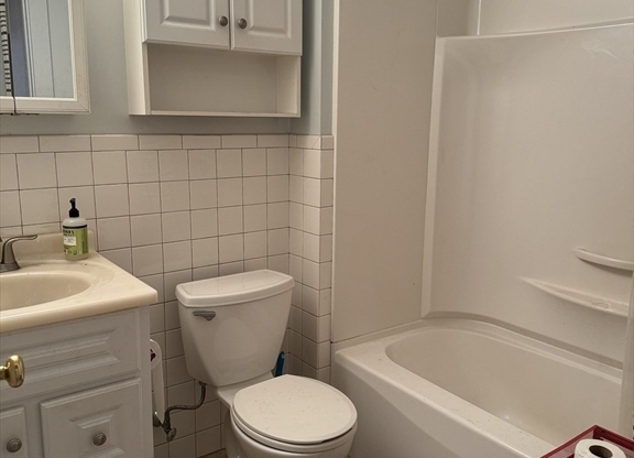 1 bed, 1 bath, 500 sqft, $1,900, Unit 4