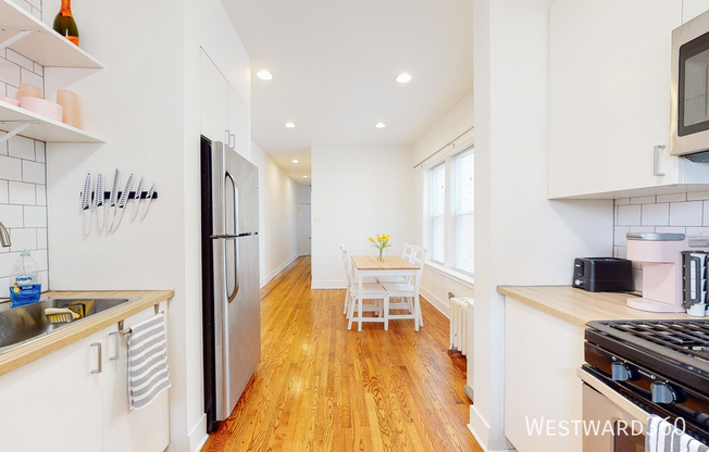 4549 N ALBANY