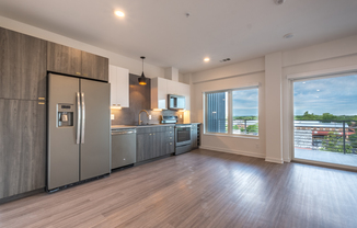 South Austin 2BR Condo with Balcony & Luxury Amenities