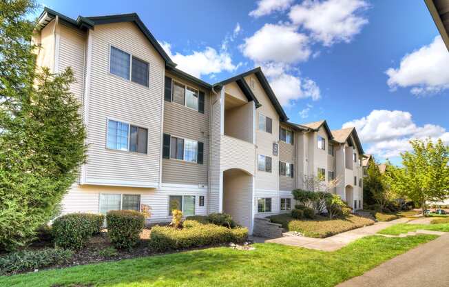 Puyallup Apartments- Deer Creek Apartments- exterior