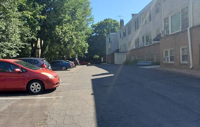 1 bed, 1 bath, $1,095, Unit 108
