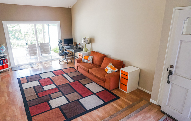 Wonderful 2 bedroom / 2.5 bath Home in Placentia