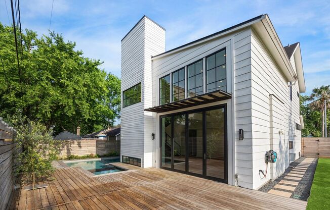 Stunning Heights Home on Rare Double Lot for Lease Move-in Ready
