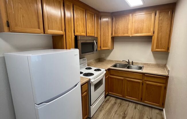 1 bed, 1 bath, 650 sqft, $1,950, Unit 11