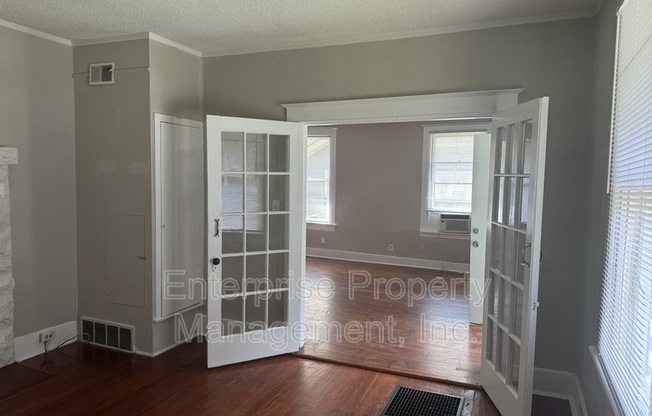 2 beds, 1 bath, $1,150