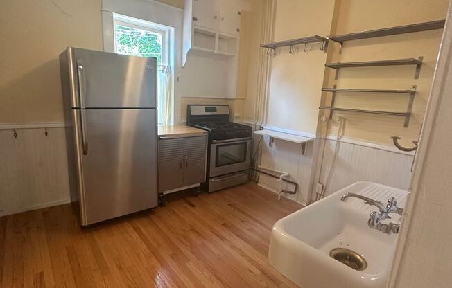 1 bed, 1 bath, $2,050