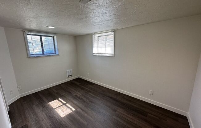 2 beds, 1 bath, 1,000 sqft, $950, Unit 978 #4