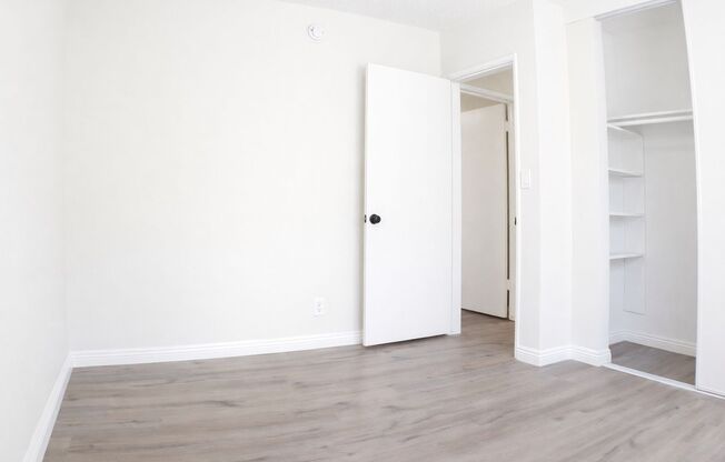 3 beds, 1.5 baths, 1,200 sqft, $2,695, Unit 859-04