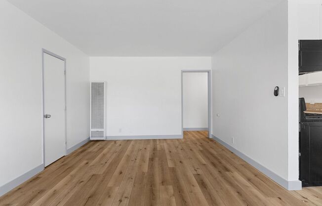 1 bed, 1 bath, 614 sqft, $1,695, Unit 06