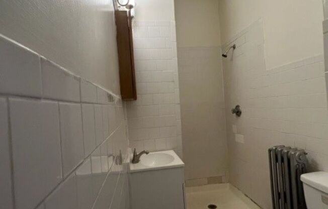 Studio, 1 bath, 400 sqft, $795, Unit 2419V 8