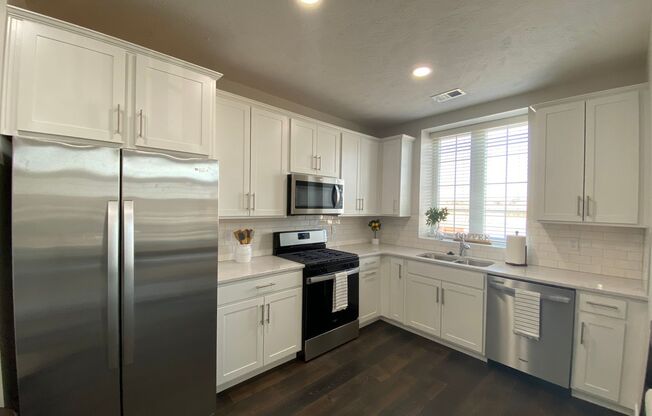 1 bed, 1 bath, 933 sqft, $1,495, Unit 10471 S. 130th Plaza Unit 103 Lakeview A936 M3