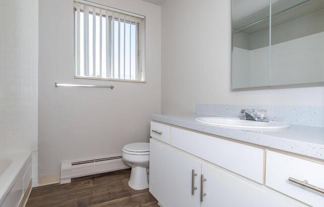 1 bed, 1 bath, 551 sqft, $1,349