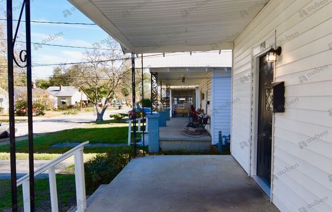 Section 8 ACCEPTED! -1 Bed/1 Bath Duplex Unit on Starnes Street in Harrisburg - $880