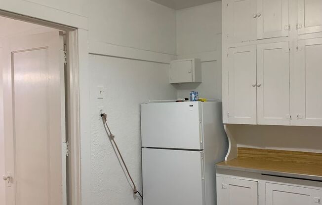 2 beds, 1 bath, 1,400 sqft, $995