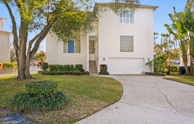 Executive Style 3 bed 2.5 bath home on Hillsborough River located in Riverside Heights Available Furnished