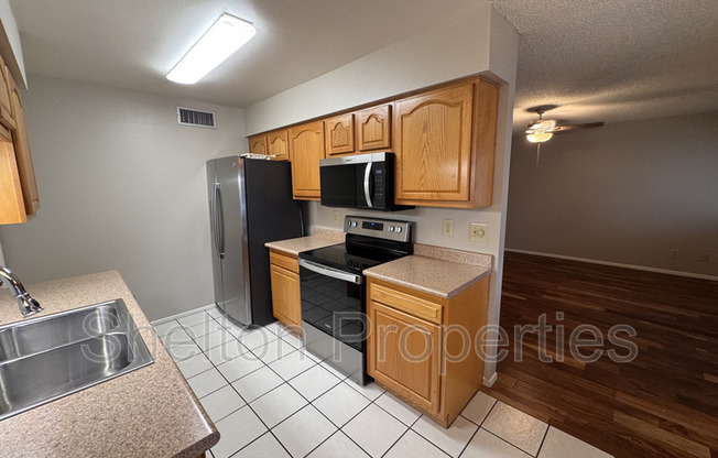 10103 N 97 AVE
