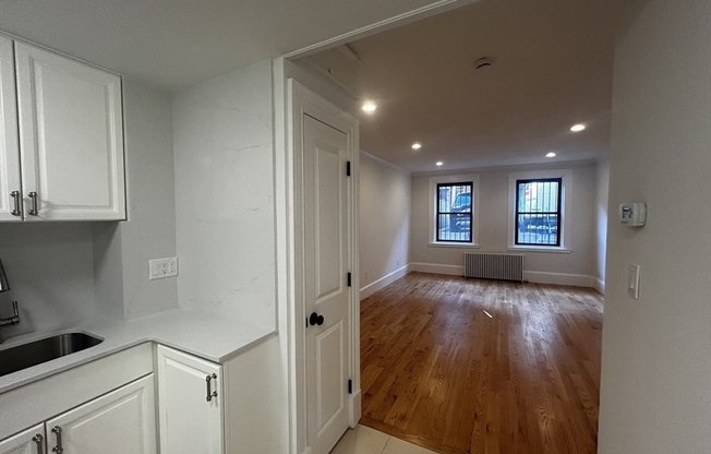 Studio, 1 bath, 350 sqft, $2,650, Unit BR