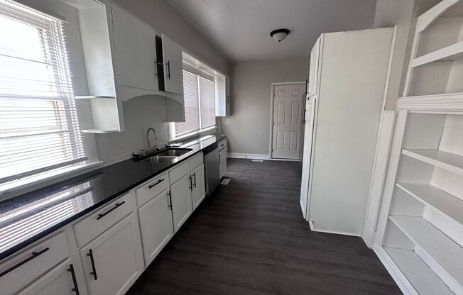 3 beds, 1 bath, $1,150