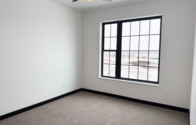 1 bed, 1 bath, 701 sqft, $1,350, Unit 201