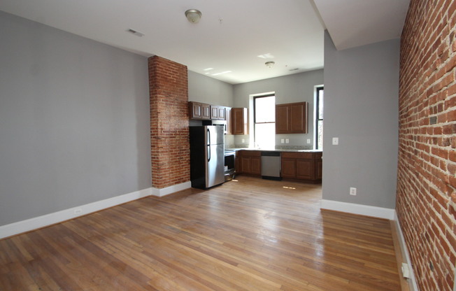 211 W Lanvale St