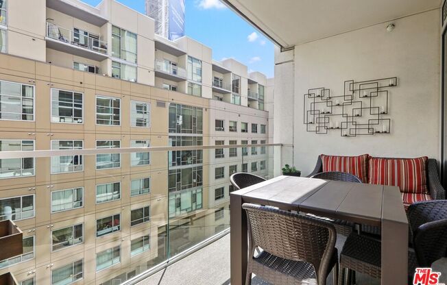 1 bed, 2 baths, 1,270 sqft, $5,700, Unit 5J