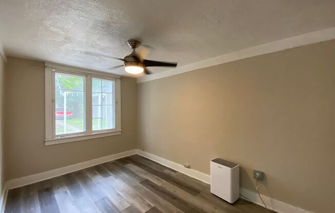 1 bed, 1 bath, $1,050, Unit Bottom - Right