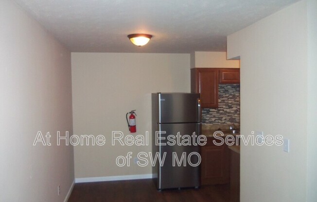 1306 E MCDANIEL