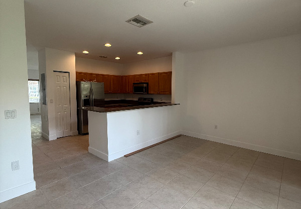 2816 SW 83 AVE
