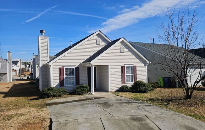 Darling 3br/2ba RANCH!! Avail Now! Near downtown Ral and I-40!!