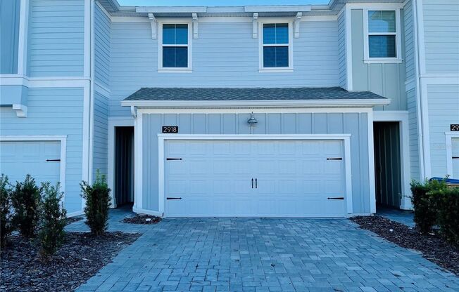 3 beds 2.5 bath townhouse for rent in Storey Lake