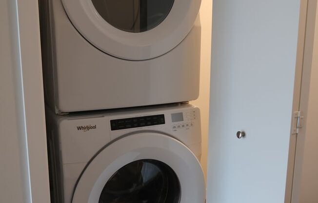 Studio, 1 bath, 429 sqft, $1,574, Unit 213