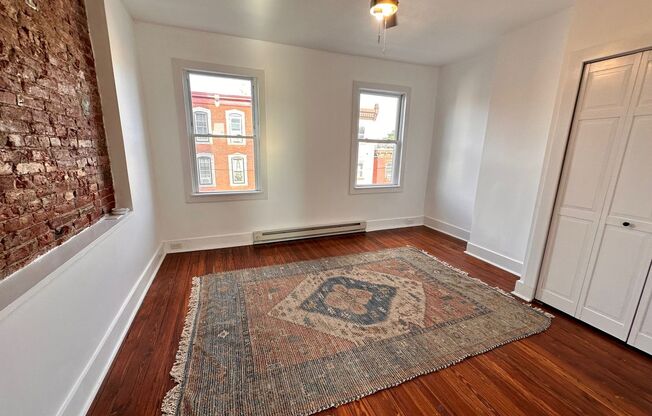 3 beds, 1 bath, 1,000 sqft, $1,400, Unit Unit 2