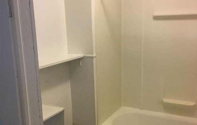 1 bed, 1 bath, $1,400