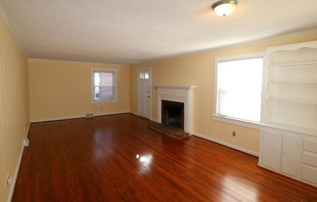 3 beds, 1 bath, $1,550