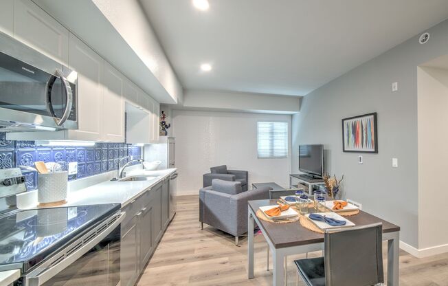 1 bed, 1 bath, 651 sqft, $1,295, Unit XL 26/27