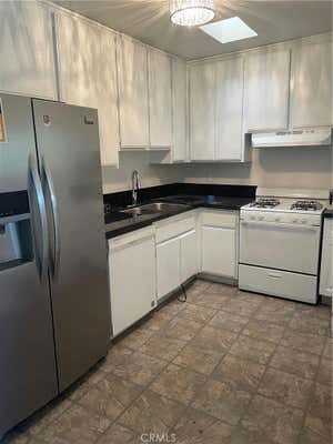 1 bed, 1 bath, 750 sqft, $2,100, Unit 202