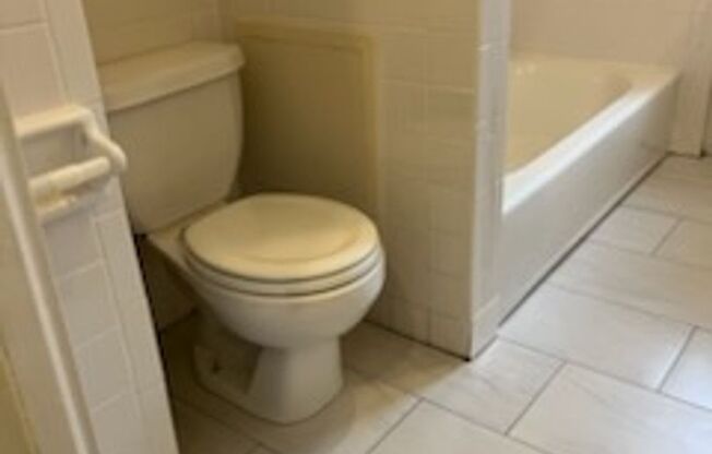 1 bed, 1 bath, $1,495, Unit 5806 Howe - 7F