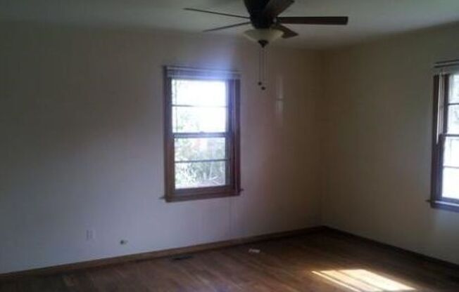 2 Bedroom Brick Ranch in Historic District of Wake Forest