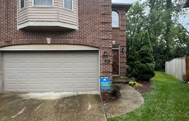 2640 LONGLEAF PL