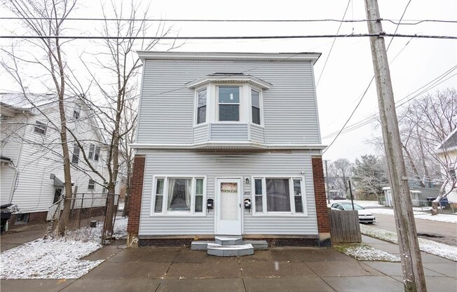 3469 W 45 ST