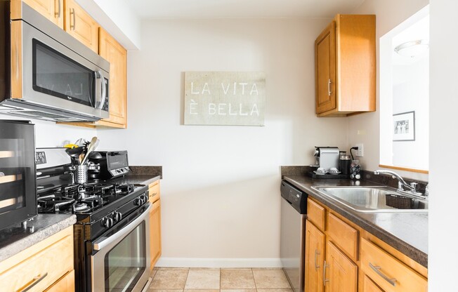 1 bed, 1 bath, 797 sqft, $3,250, Unit 404