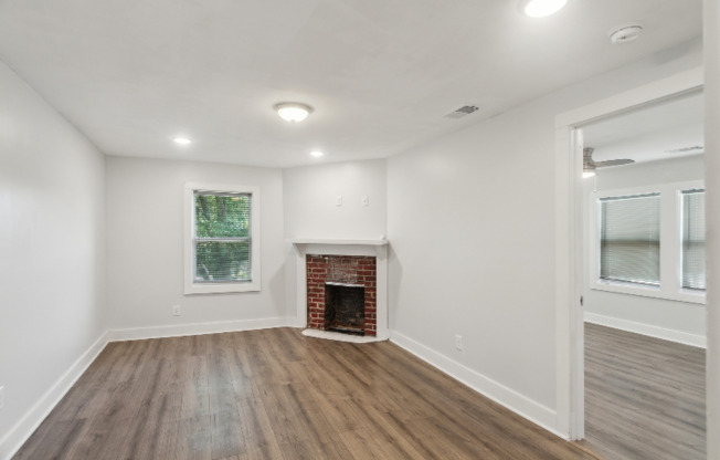 502 W 48 ST